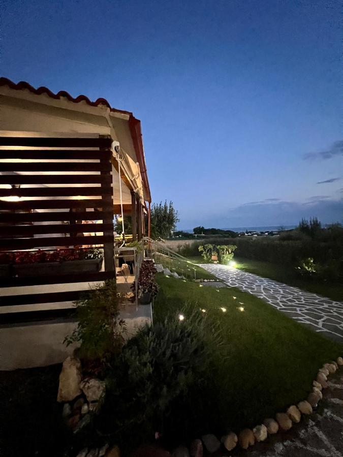 Anastasias Cottage Nea Iraklia Buitenkant foto
