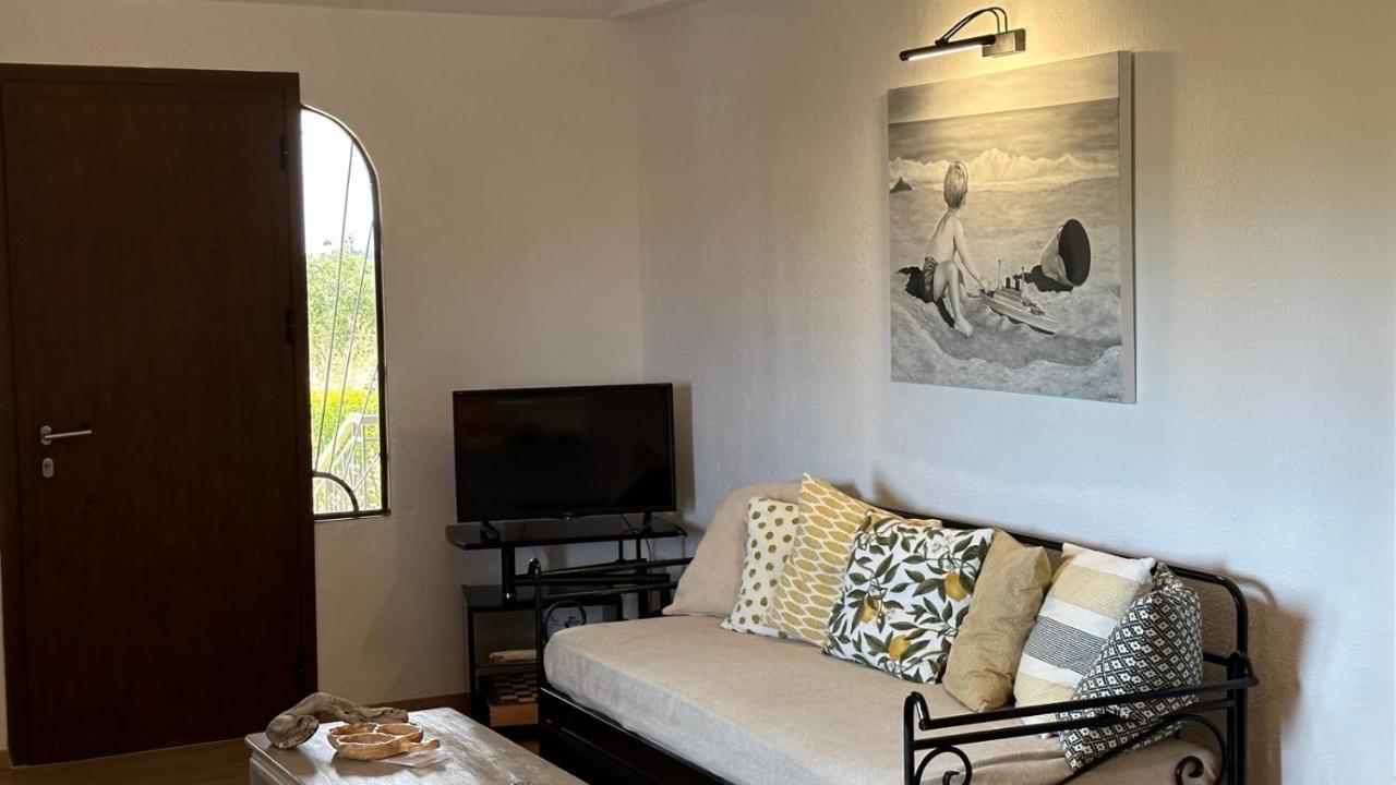 Anastasias Cottage Nea Iraklia Buitenkant foto